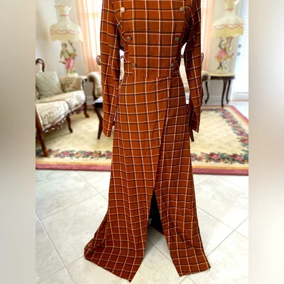 Woman’s Modest Dress - Picture 8 of 9